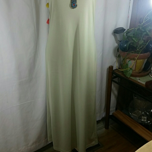 Dress - Picture 3 of 4